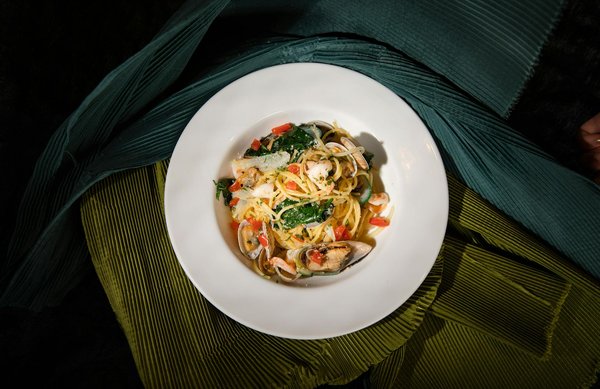 Discover the elegance of dior cardholders: styles and prices